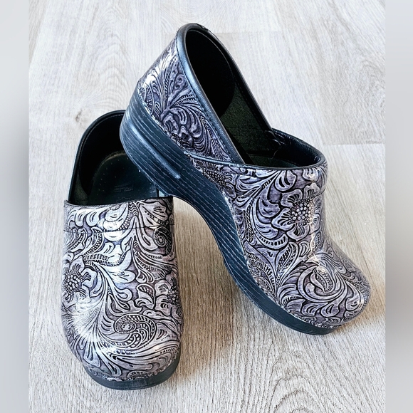 Size 37 (US 6.5) Dansko Professional Tooled Leather Clogs - Picture 1 of 7